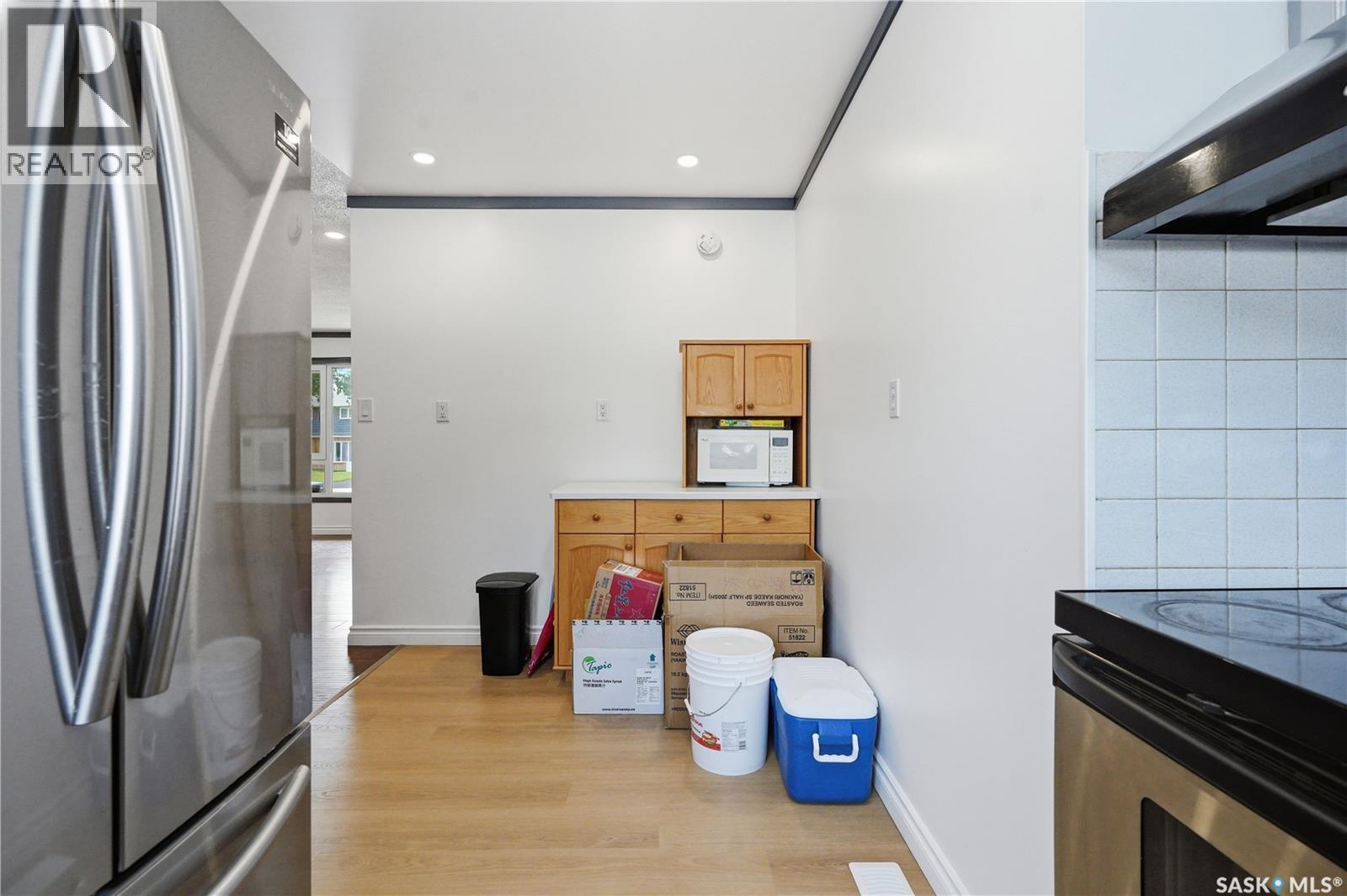 1809 Arlington Avenue, Saskatoon, SK - Indoor Photo Showing Kitchen