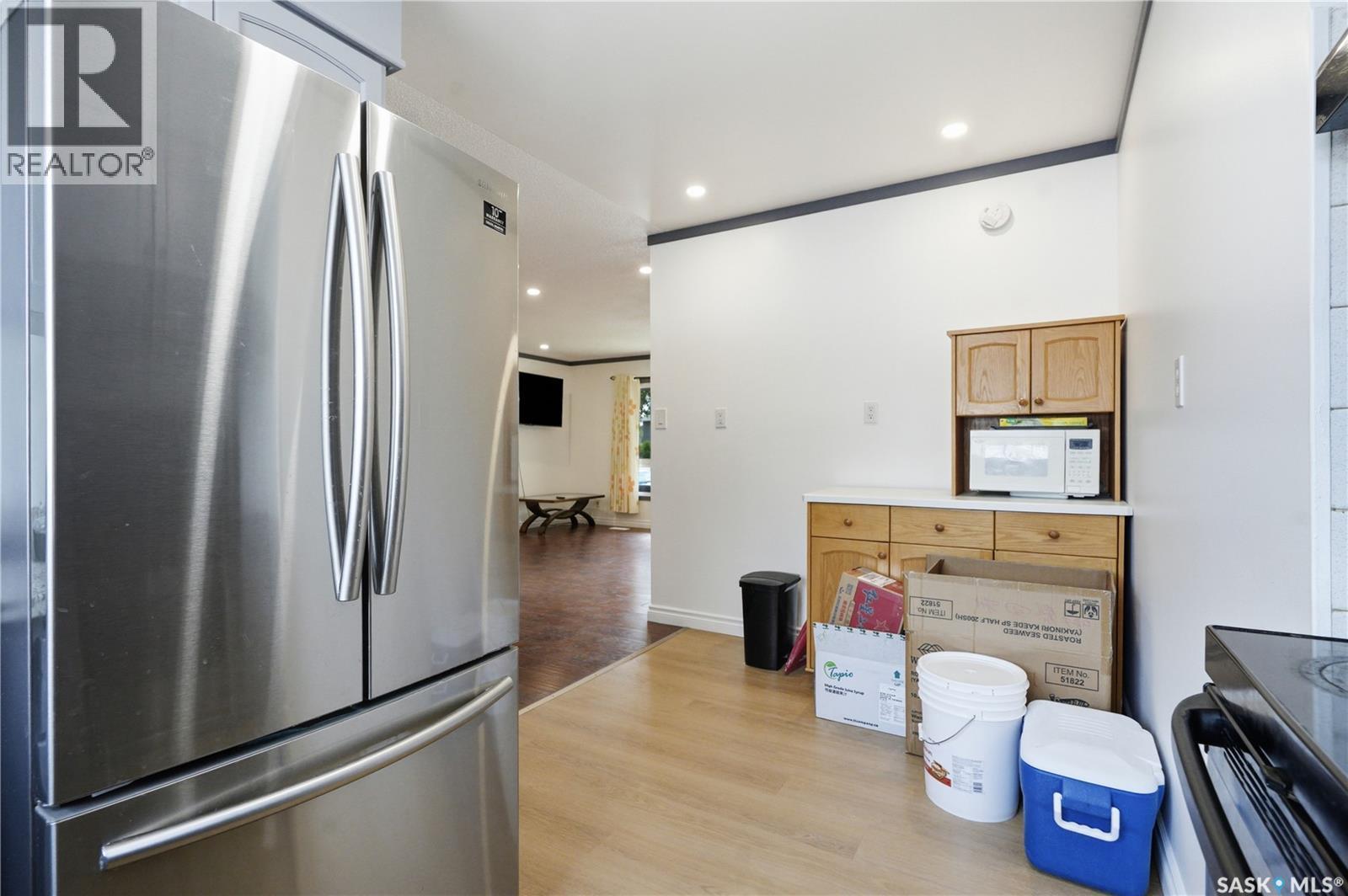 1809 Arlington Avenue, Saskatoon, SK - Indoor Photo Showing Kitchen