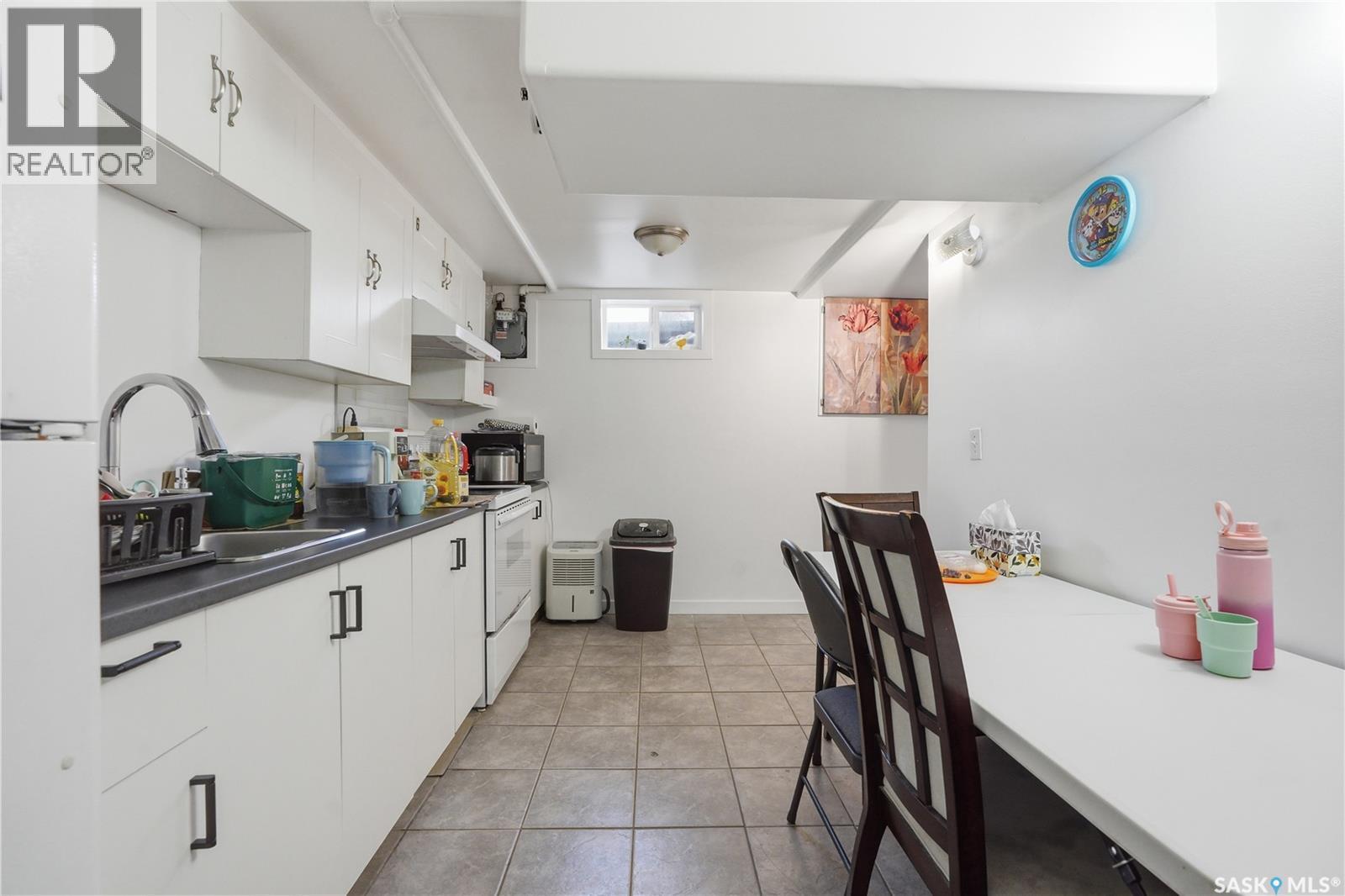 1809 Arlington Avenue, Saskatoon, SK - Indoor Photo Showing Kitchen