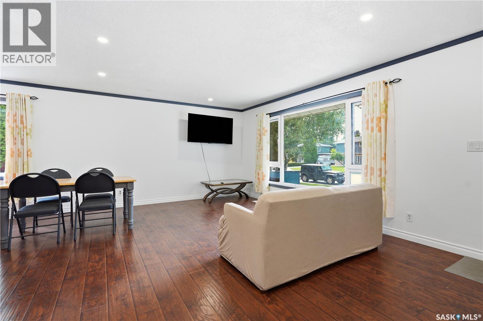 1809 Arlington Avenue, Saskatoon, SK - Indoor