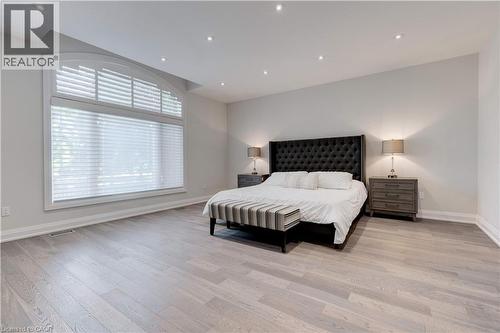 921 Scenic Drive, Hamilton, ON - Indoor Photo Showing Bedroom