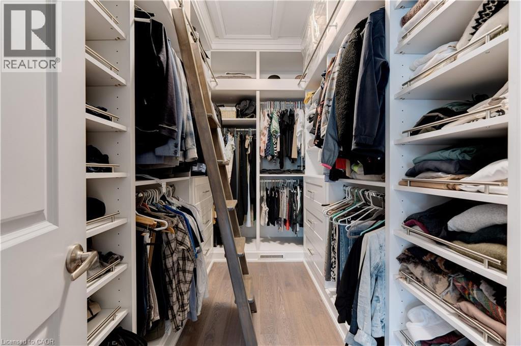 921 Scenic Drive, Hamilton, ON - Indoor With Storage