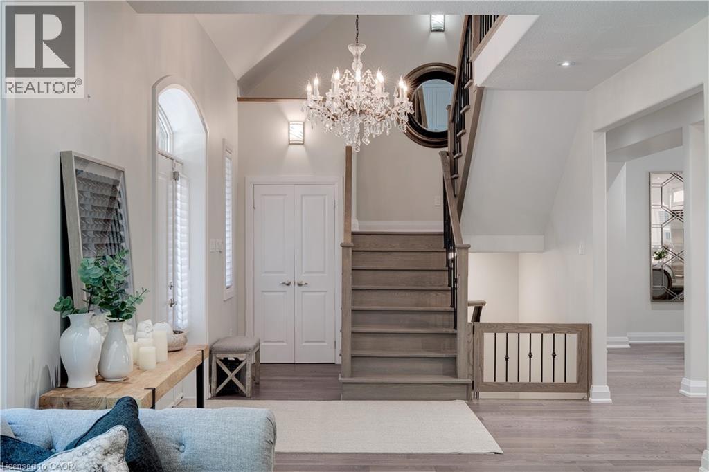 921 Scenic Drive, Hamilton, ON - Indoor Photo Showing Other Room