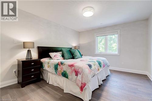 921 Scenic Drive, Hamilton, ON - Indoor Photo Showing Bedroom