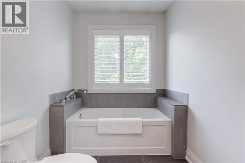 921 Scenic Drive, Hamilton, ON - Indoor Photo Showing Laundry Room