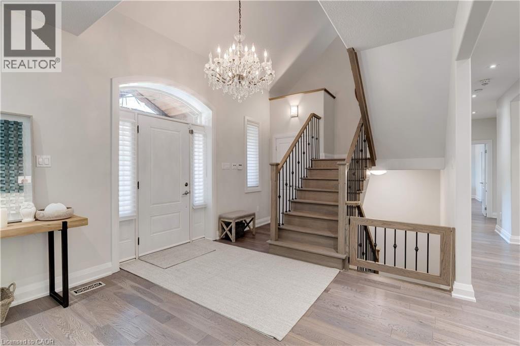 921 Scenic Drive, Hamilton, ON - Indoor Photo Showing Other Room