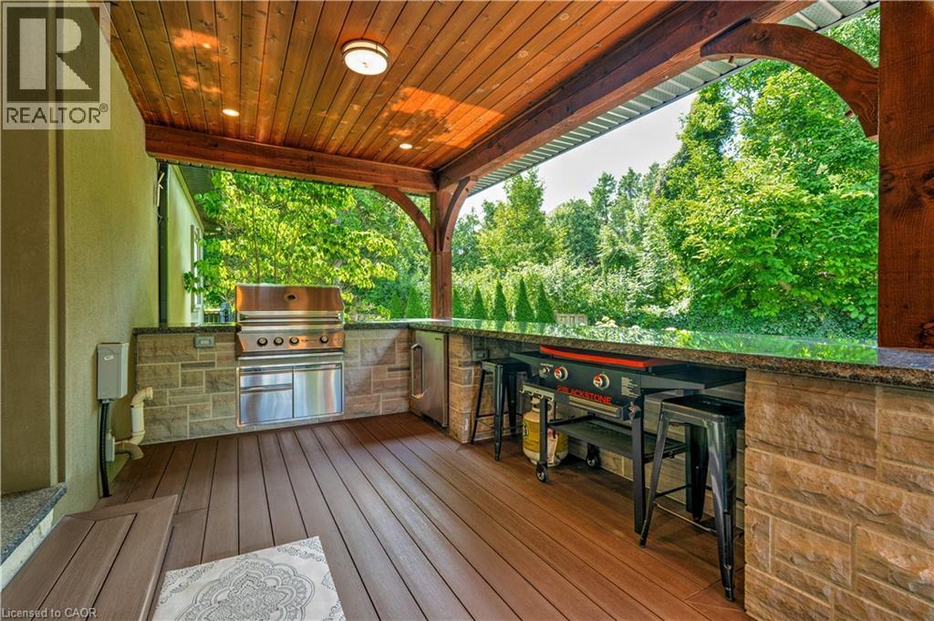 921 Scenic Drive, Hamilton, ON - Outdoor With Deck Patio Veranda With Exterior