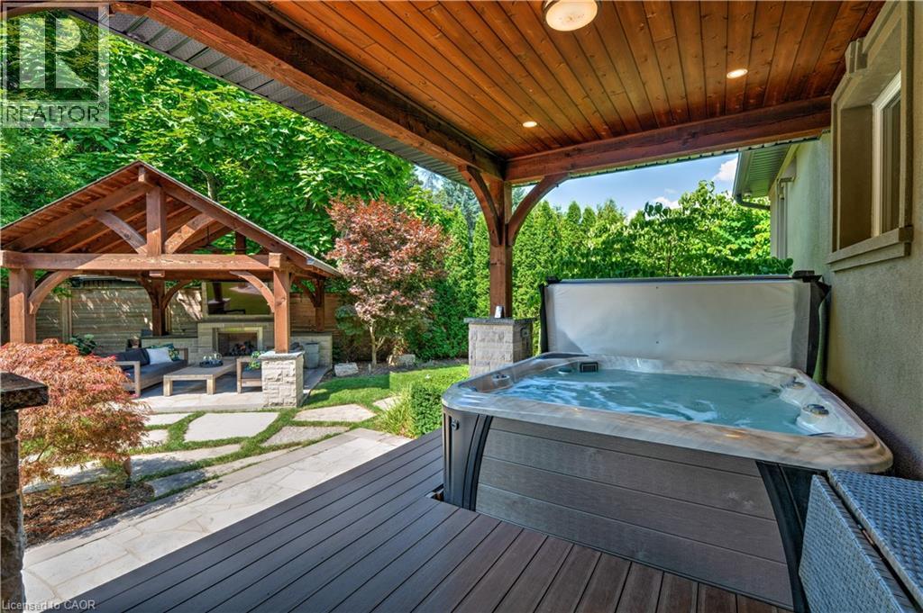 921 Scenic Drive, Hamilton, ON - Outdoor With Deck Patio Veranda With Exterior