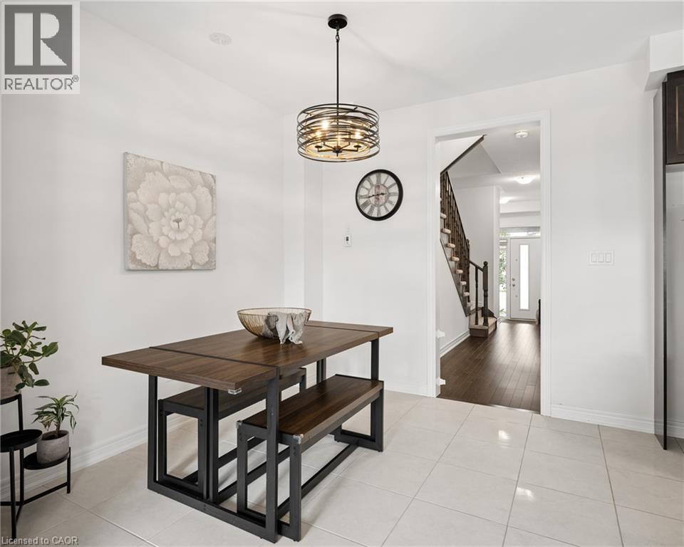 166 Deerpath Drive Unit# 49, Guelph, ON - Indoor Photo Showing Dining Room