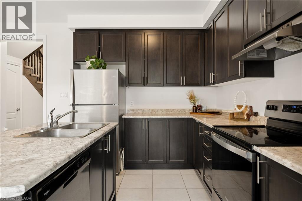 166 Deerpath Drive Unit# 49, Guelph, ON - Indoor Photo Showing Kitchen With Double Sink With Upgraded Kitchen