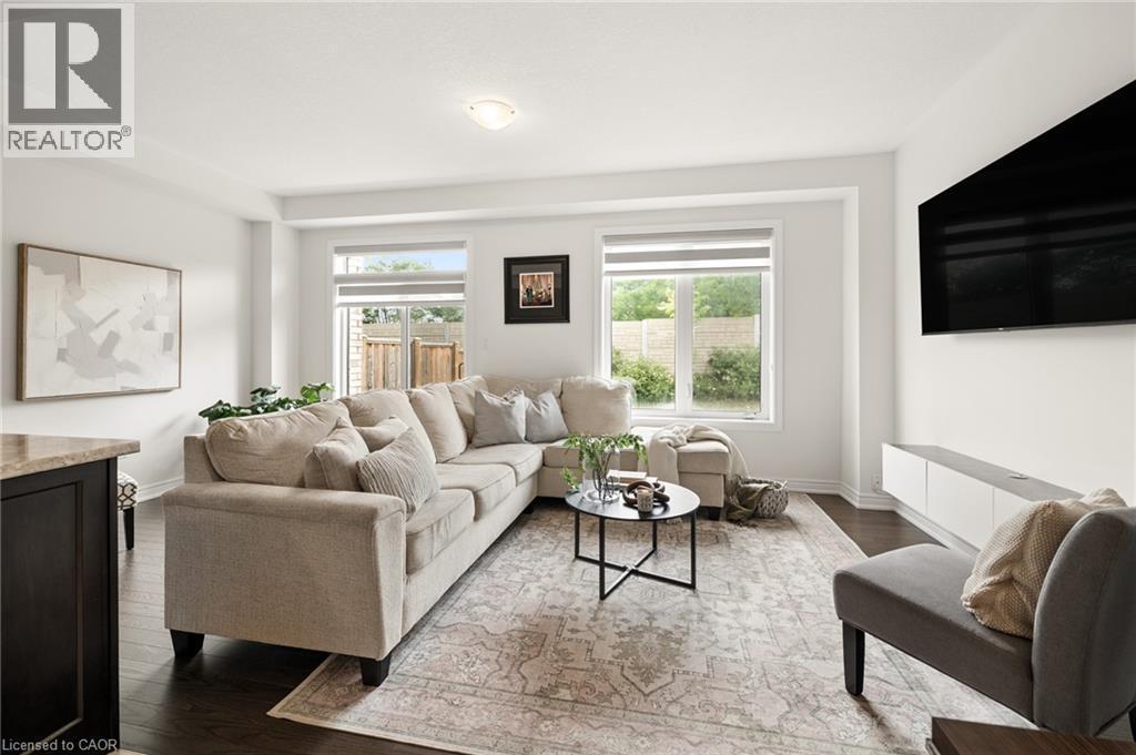 166 Deerpath Drive Unit# 49, Guelph, ON - Indoor Photo Showing Living Room