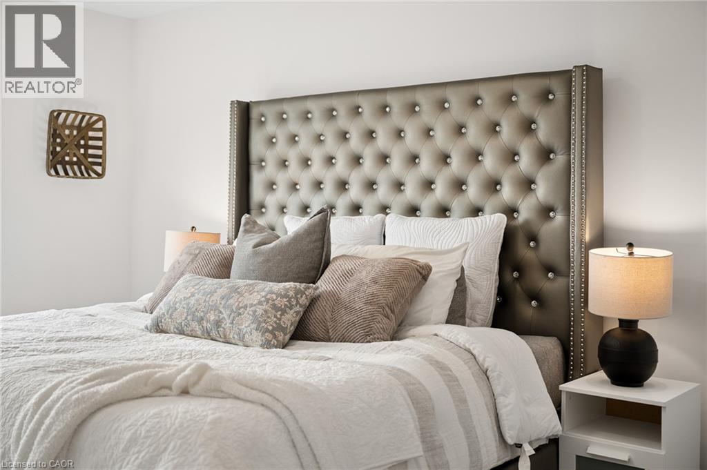 166 Deerpath Drive Unit# 49, Guelph, ON - Indoor Photo Showing Bedroom