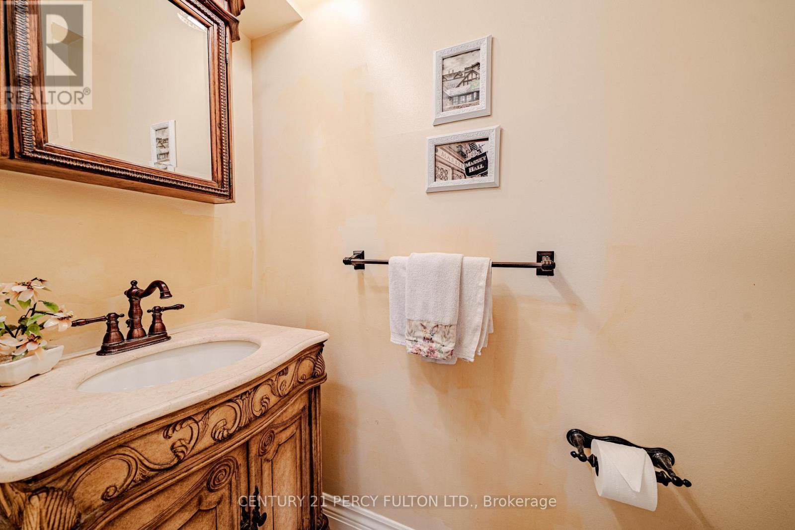 30 Willowgate Dr - powder room - 30 Willowgate Drive, Markham, ON - Indoor Photo Showing Bathroom