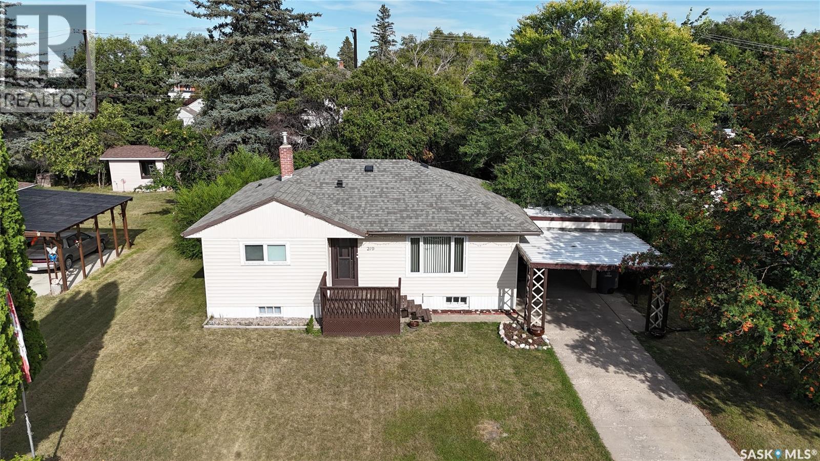219 Thomson Street, Outlook, SK - Outdoor