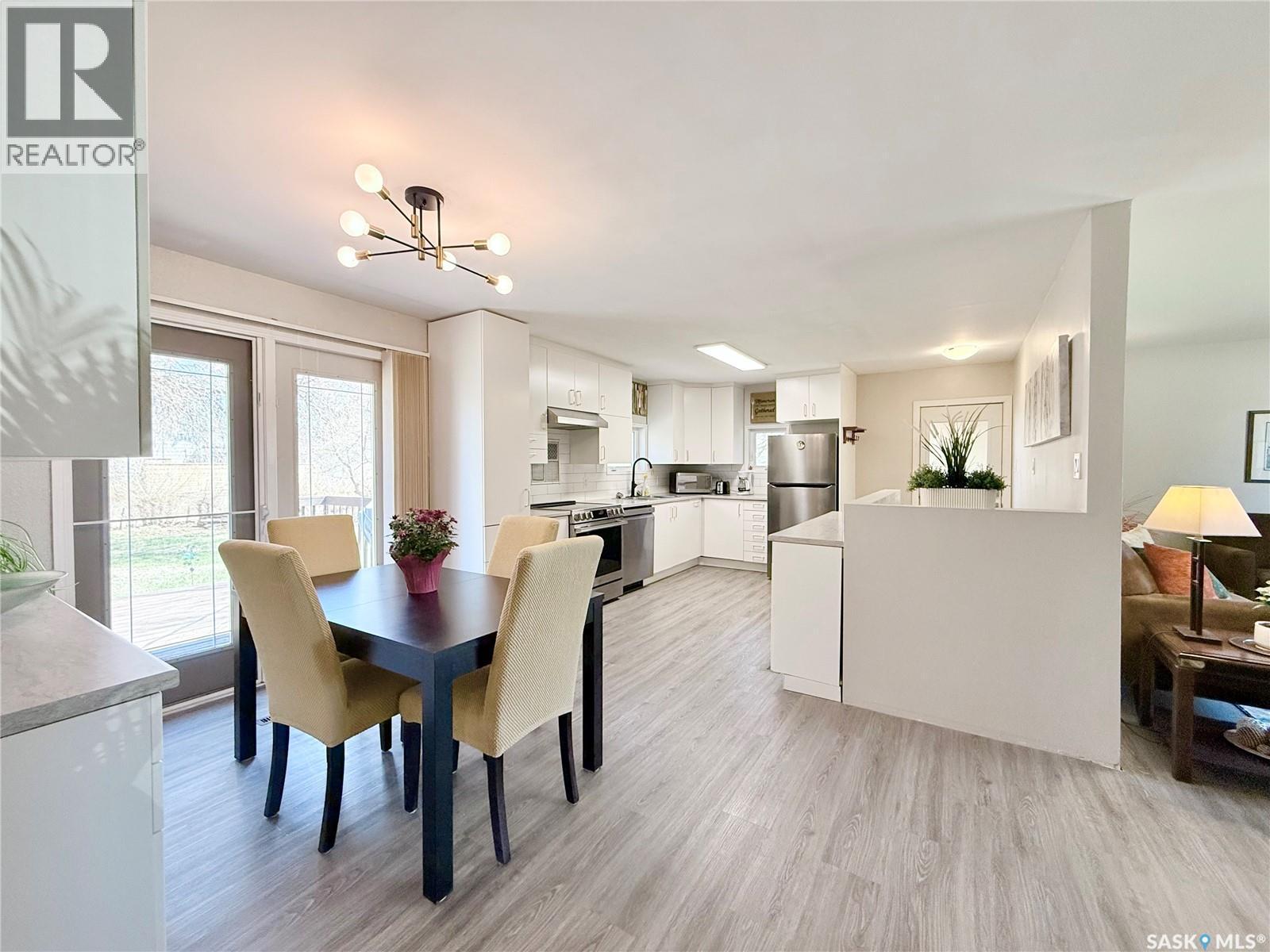 219 Thomson Street, Outlook, SK - Indoor Photo Showing Dining Room