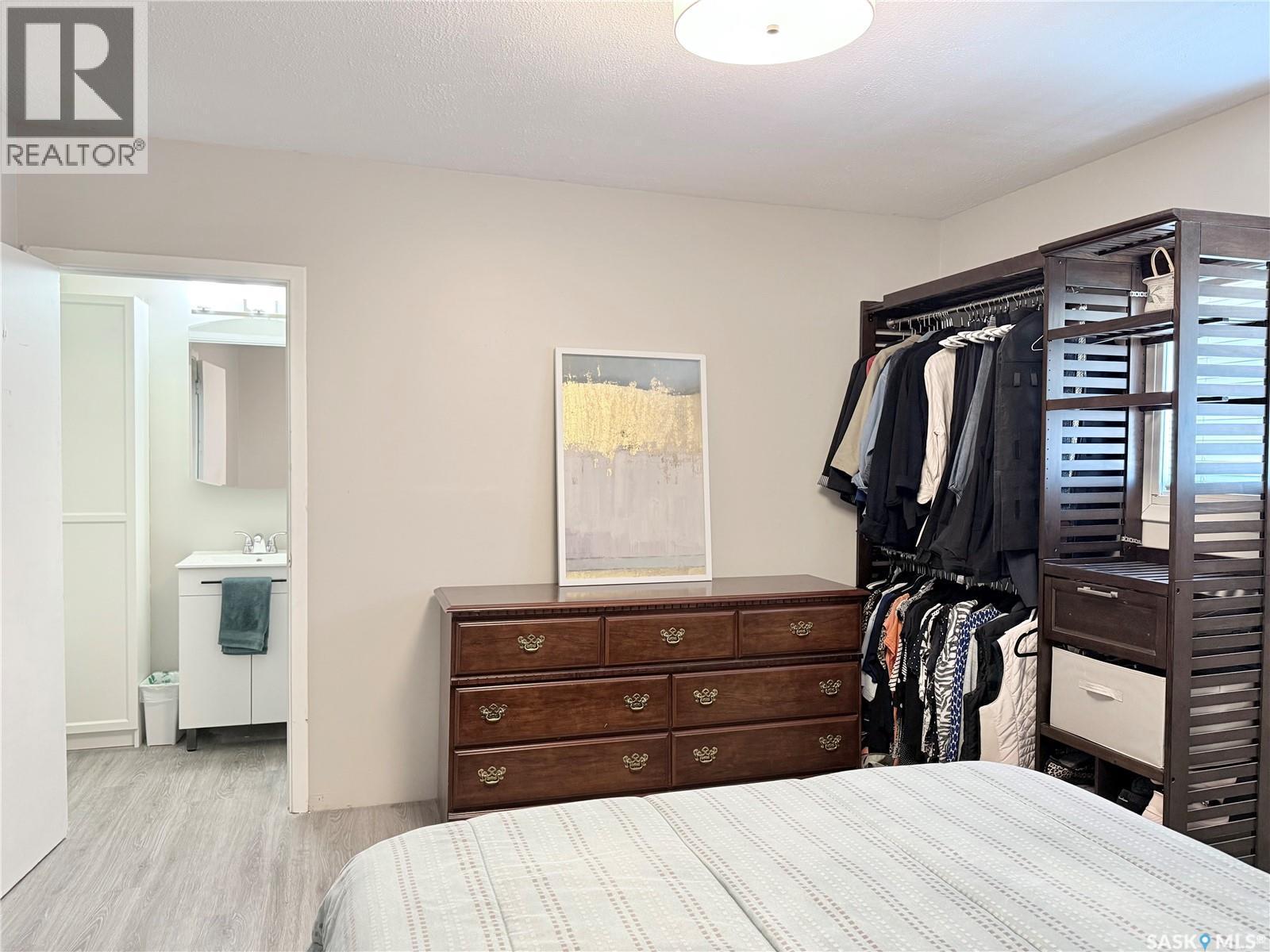 219 Thomson Street, Outlook, SK - Indoor Photo Showing Bedroom