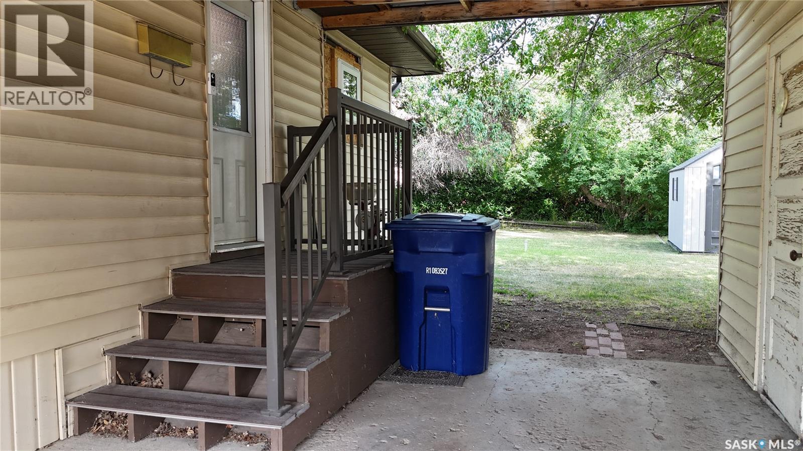 219 Thomson Street, Outlook, SK - With Exterior