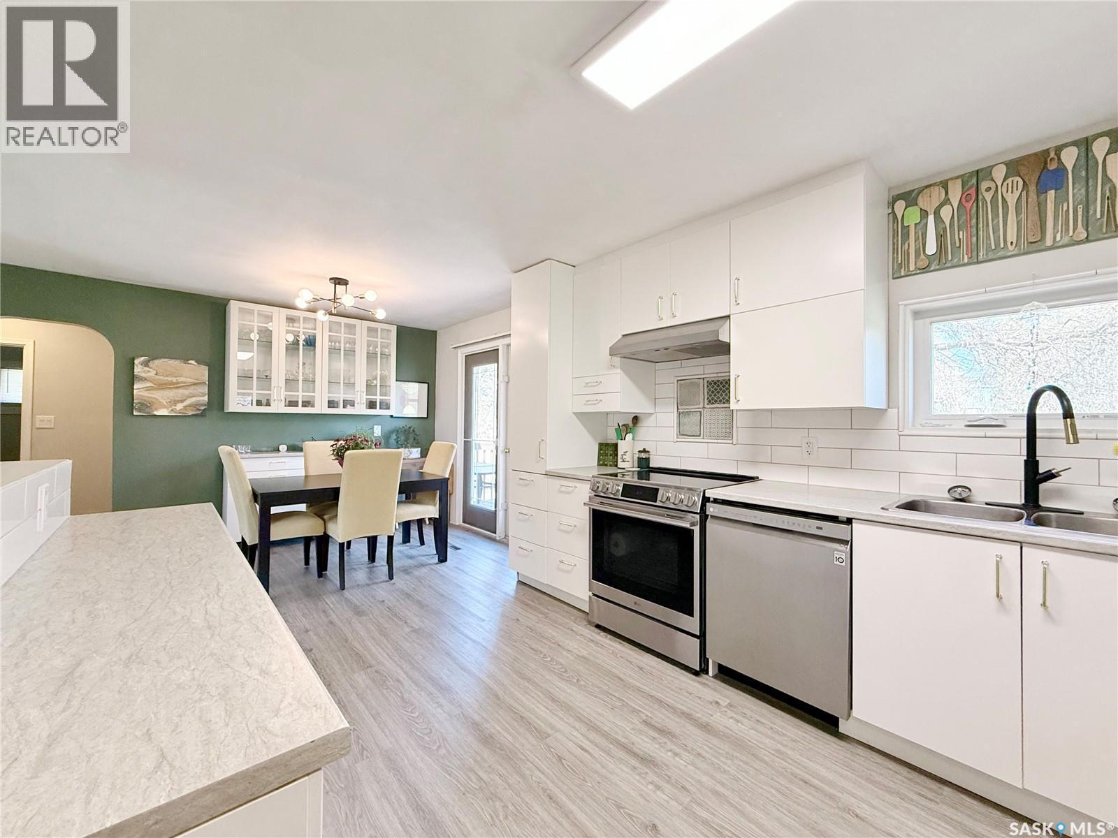 219 Thomson Street, Outlook, SK - Indoor Photo Showing Kitchen With Double Sink