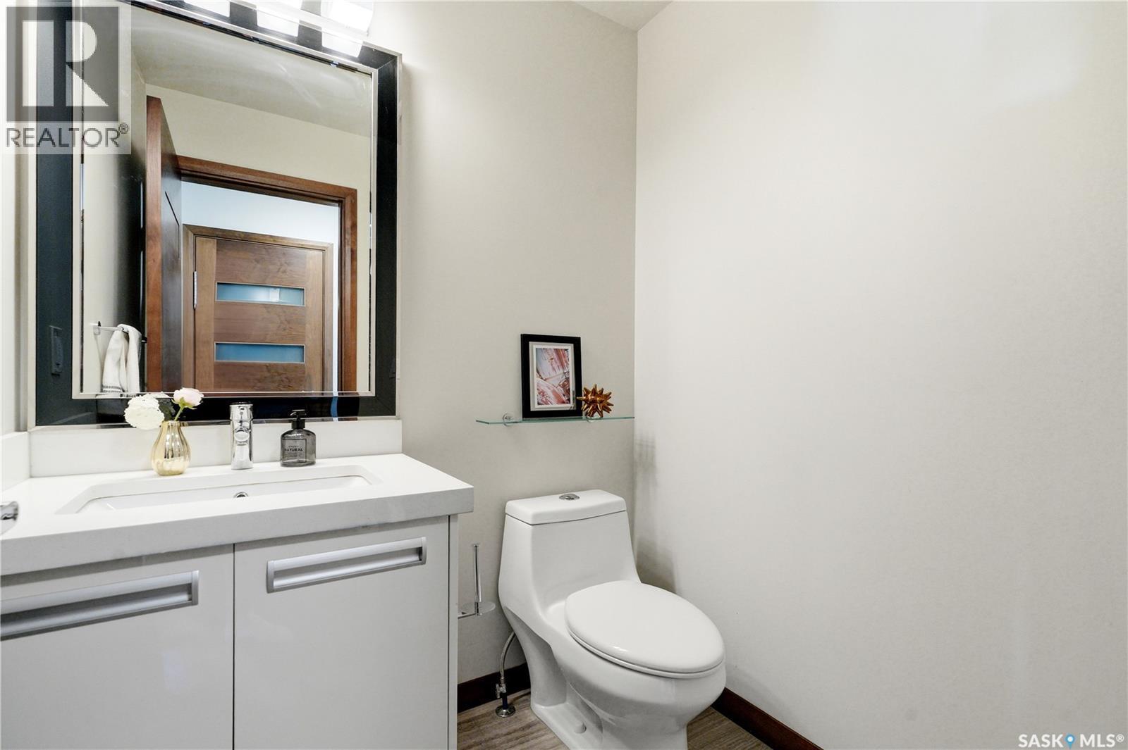 201 2007 Pohorecky Crescent, Saskatoon, SK - Indoor Photo Showing Bathroom