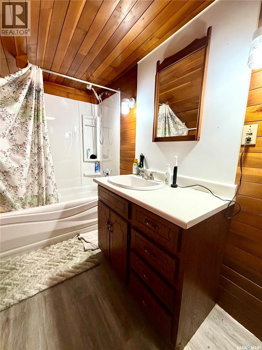 111 1St Street W, Carrot River, SK - Indoor Photo Showing Bathroom