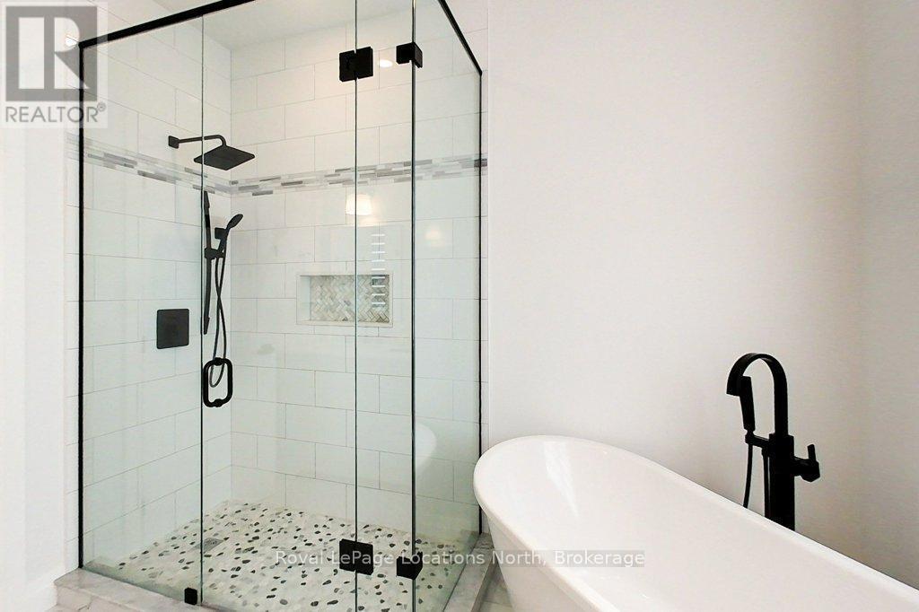 37 Foliage Drive, Tiny, ON - Indoor Photo Showing Bathroom