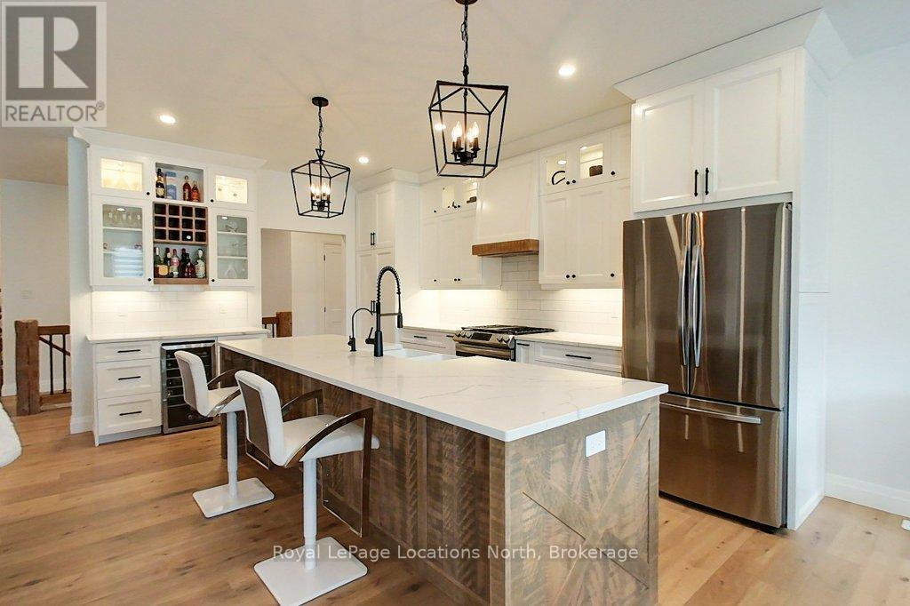 37 Foliage Drive, Tiny, ON - Indoor Photo Showing Kitchen With Stainless Steel Kitchen With Upgraded Kitchen
