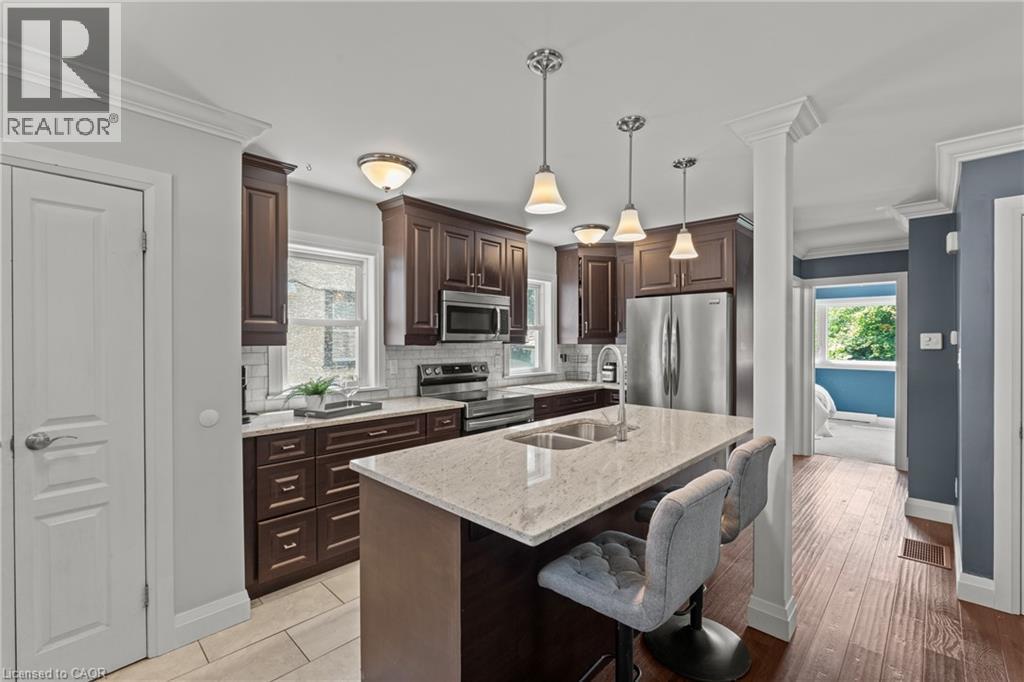 380 Thayer Avenue, Hamilton, ON - Indoor Photo Showing Kitchen With Double Sink With Upgraded Kitchen