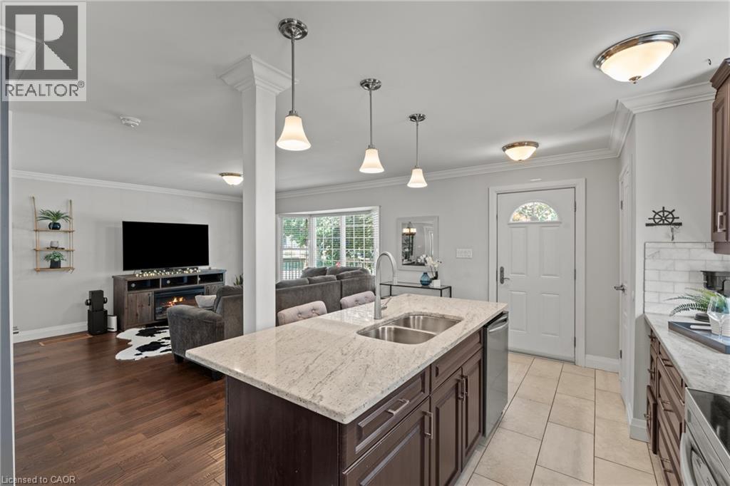 380 Thayer Avenue, Hamilton, ON - Indoor Photo Showing Kitchen With Double Sink