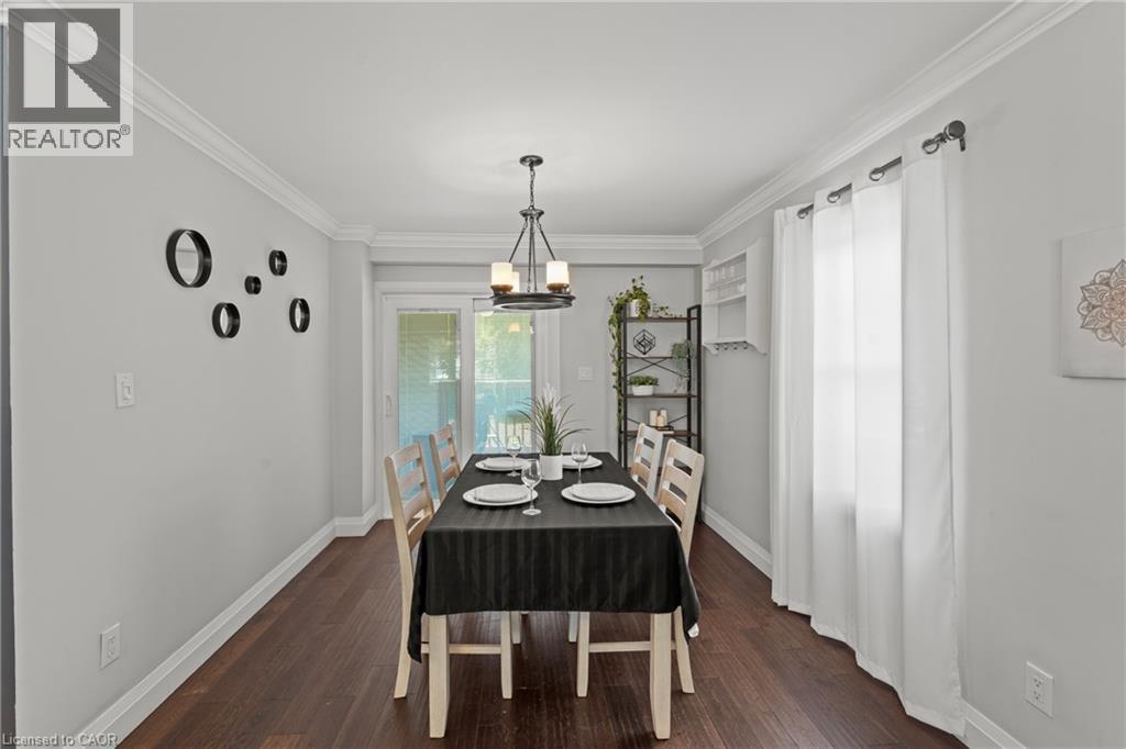 380 Thayer Avenue, Hamilton, ON - Indoor Photo Showing Dining Room