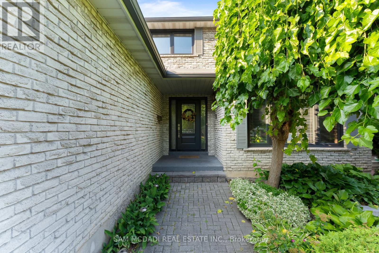 1077 Saginaw Crescent, Mississauga, ON - Outdoor