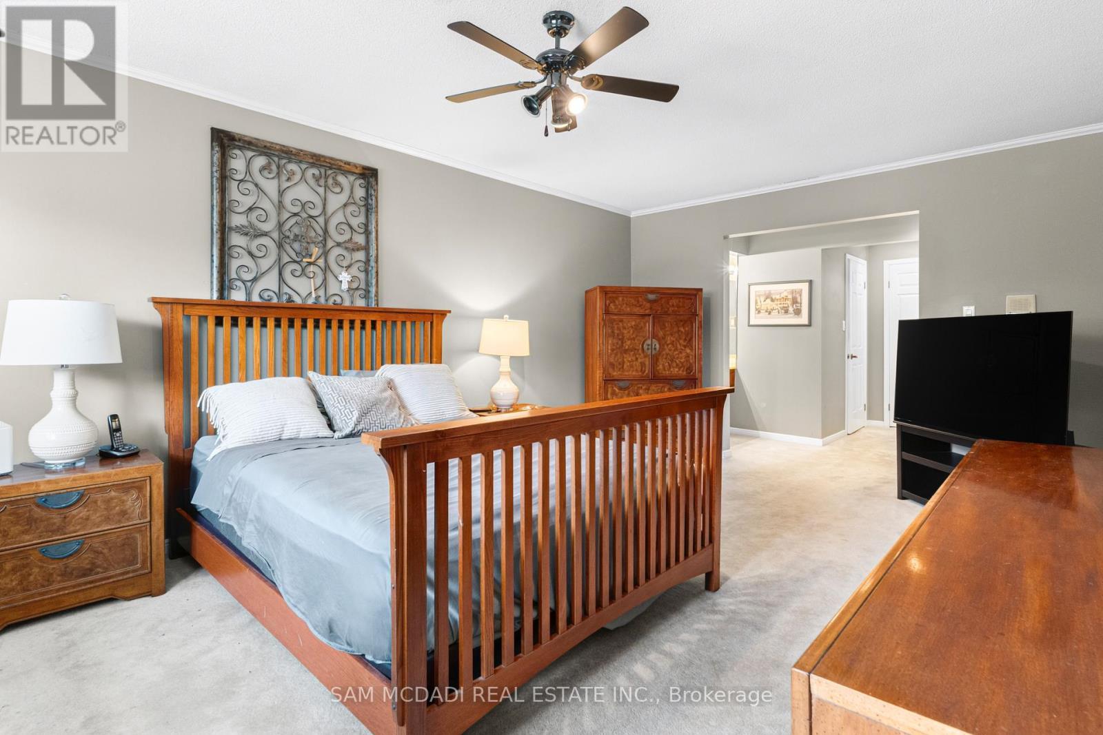 1077 Saginaw Crescent, Mississauga, ON - Indoor Photo Showing Bedroom