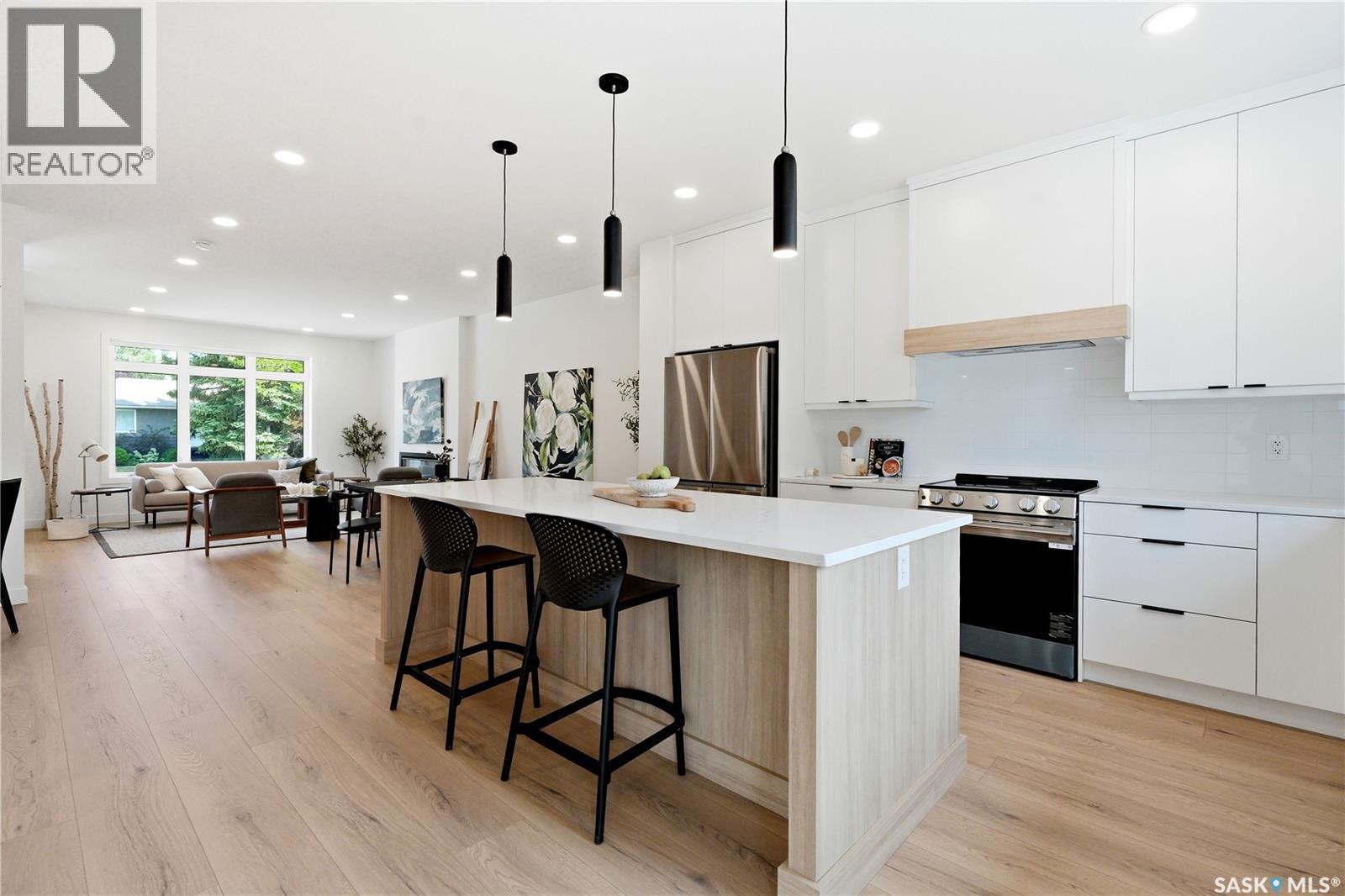 1514 Ewart Avenue, Saskatoon, SK - Indoor Photo Showing Kitchen With Upgraded Kitchen