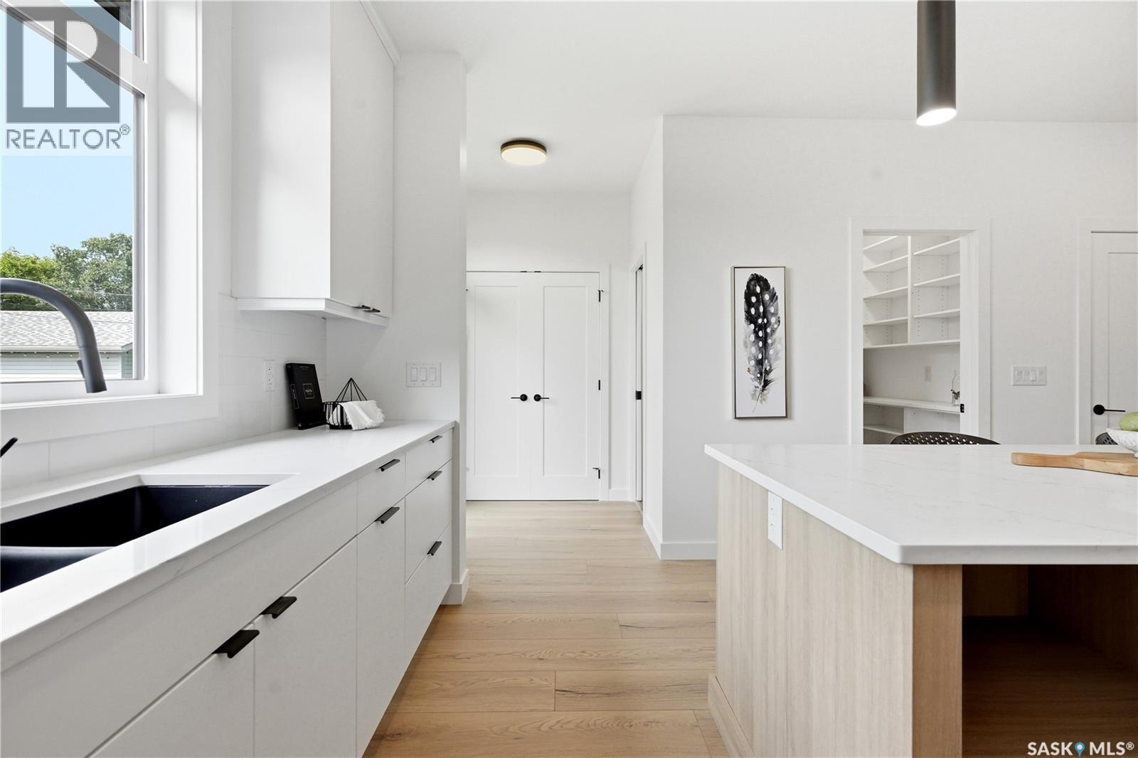 1514 Ewart Avenue, Saskatoon, SK - Indoor Photo Showing Kitchen With Double Sink