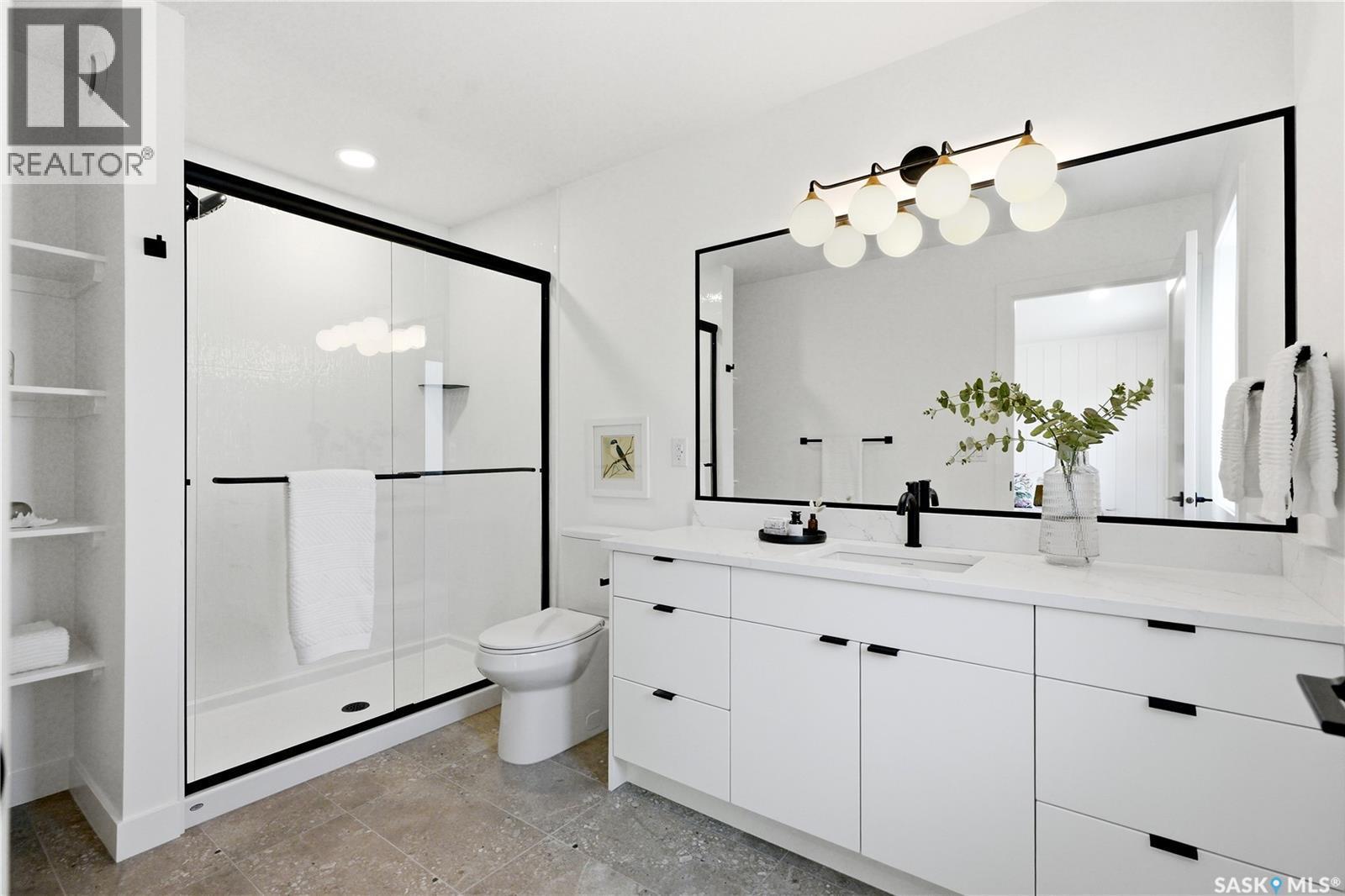 1514 Ewart Avenue, Saskatoon, SK - Indoor Photo Showing Bathroom