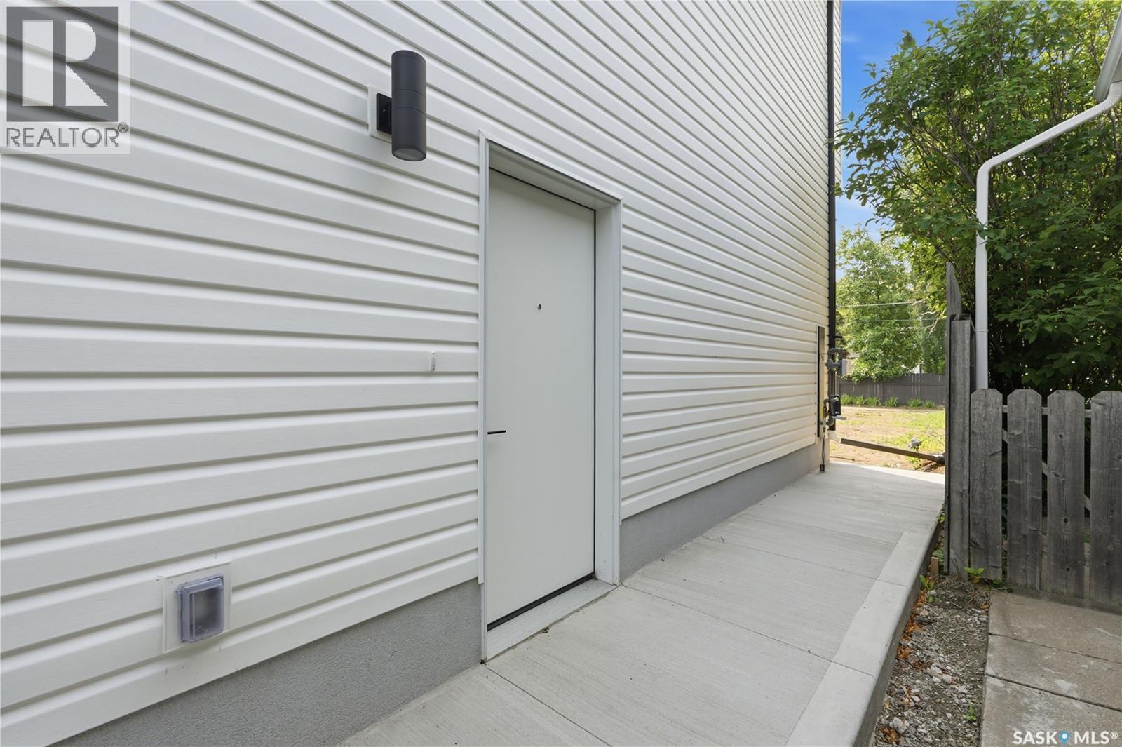 1514 Ewart Avenue, Saskatoon, SK - Outdoor With Exterior