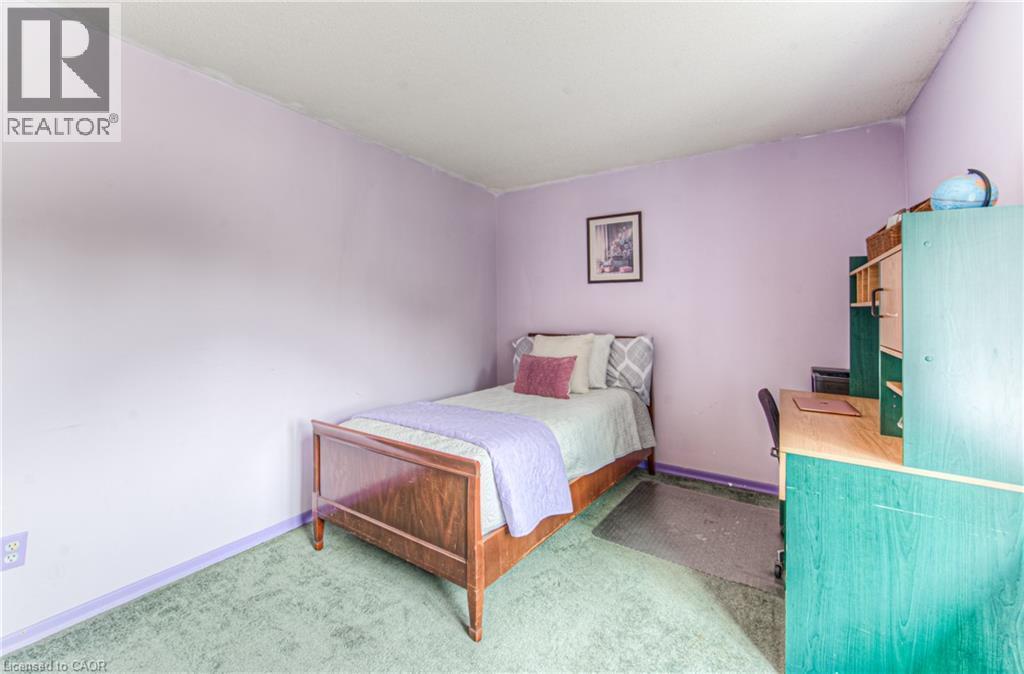 82 Roseneath Crescent, Kitchener, ON - Indoor Photo Showing Bedroom