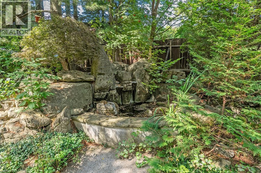 4189 Inglewood Drive, Burlington, ON - Outdoor