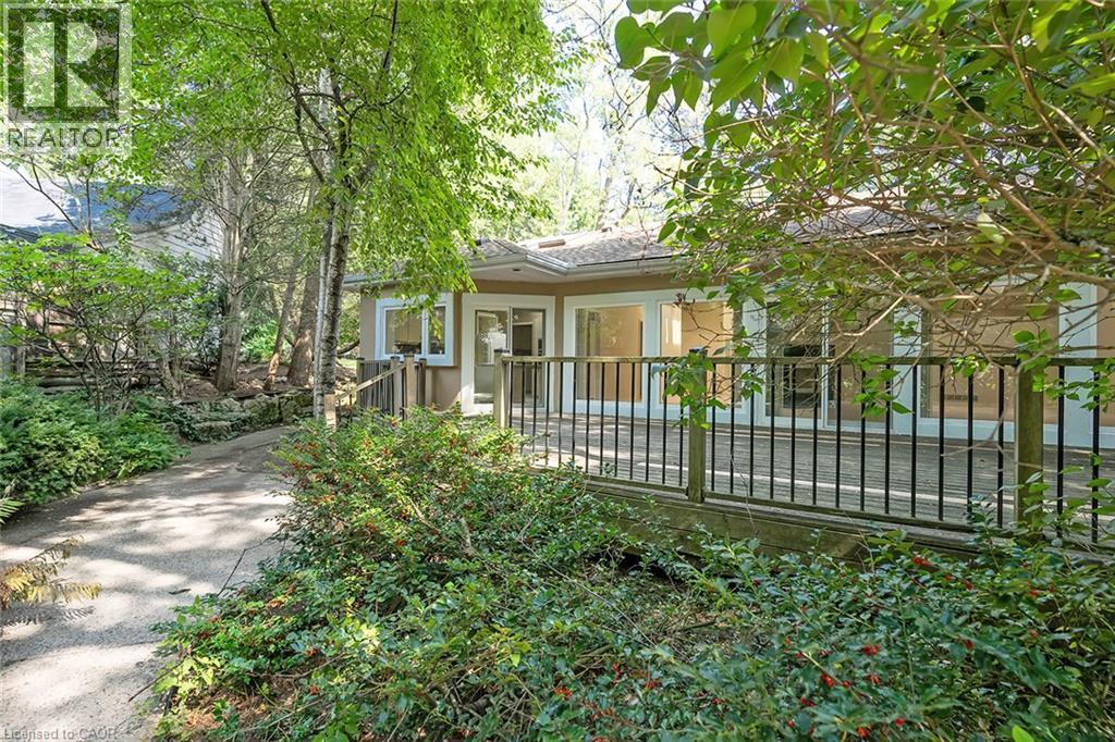 4189 Inglewood Drive, Burlington, ON - Outdoor