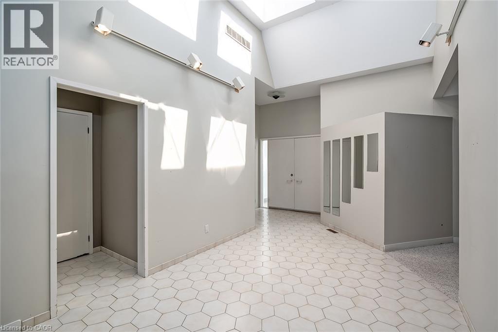 4189 Inglewood Drive, Burlington, ON - Indoor Photo Showing Other Room