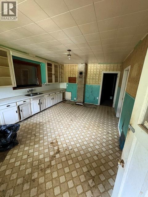 Kitchen - 1864 Highway 3A, Castlegar, BC - Indoor Photo Showing Other Room