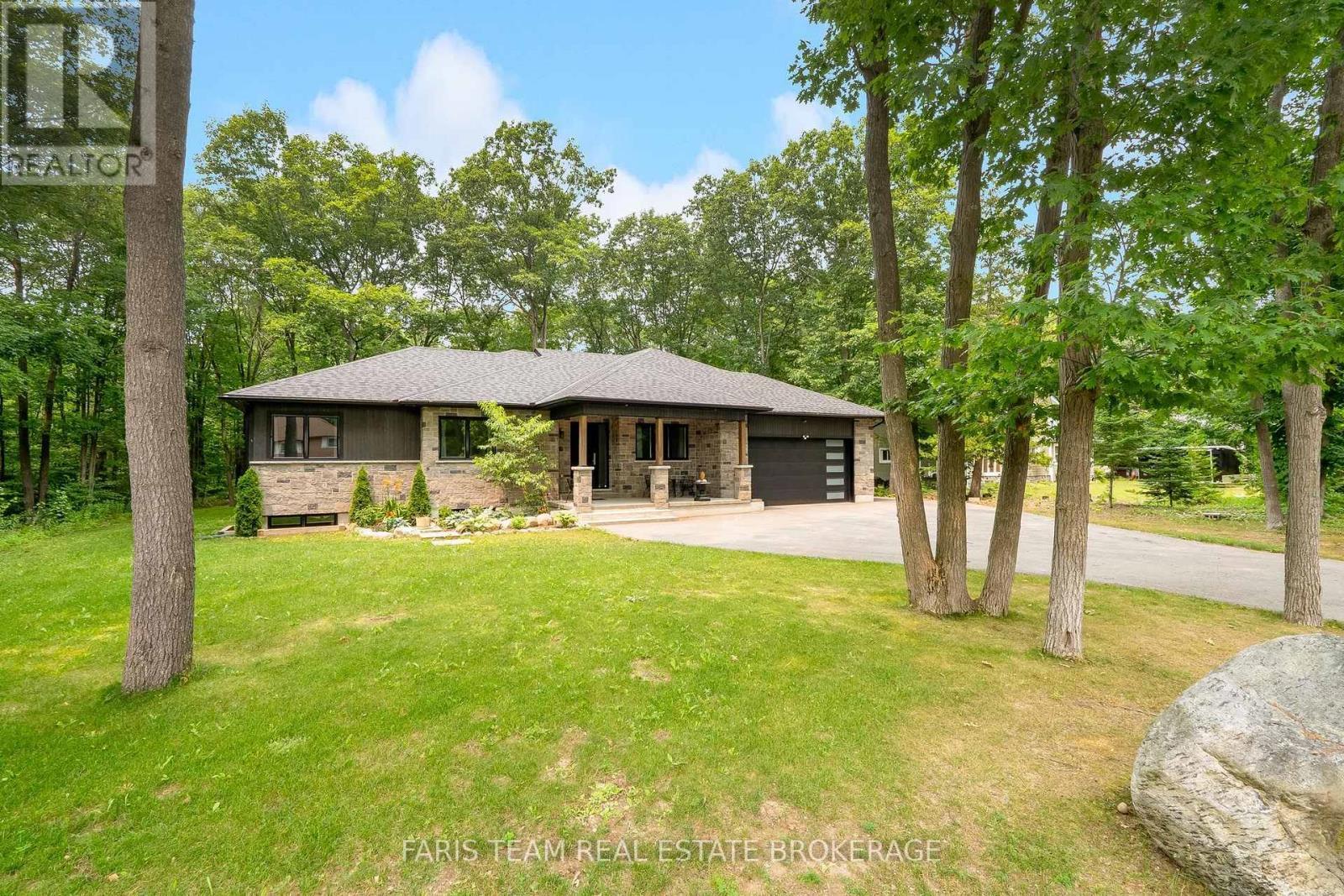 34 Oakwood Avenue, Tiny, ON - Outdoor With Deck Patio Veranda