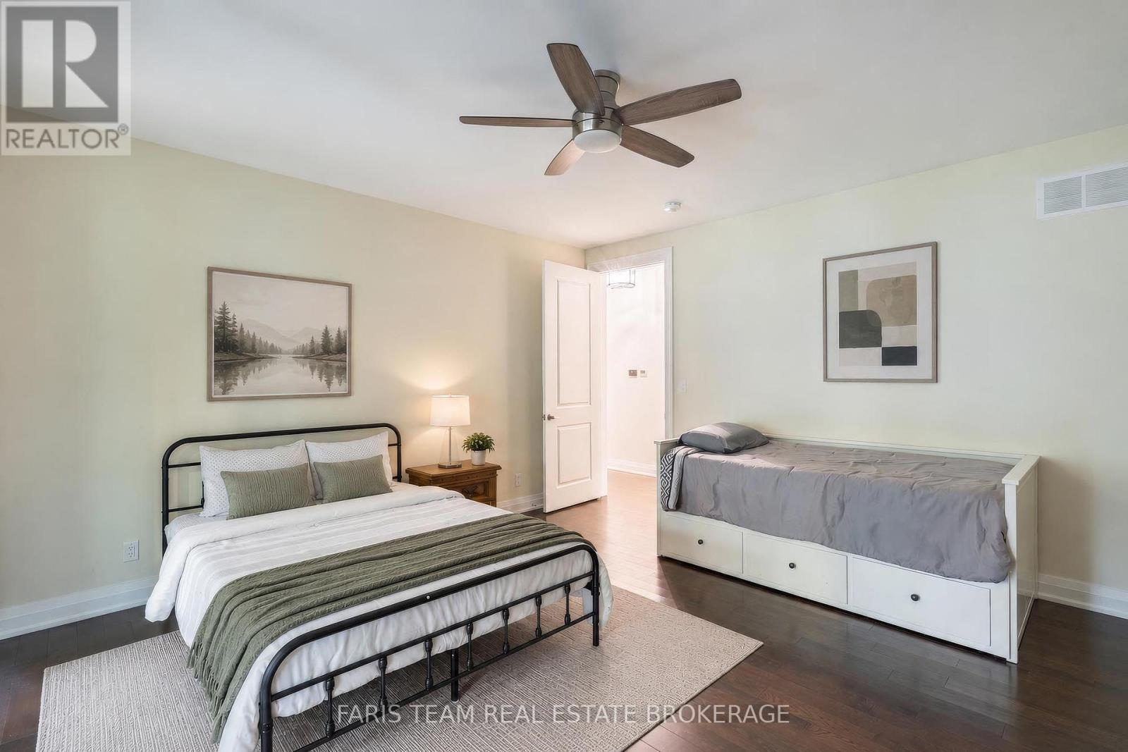 34 Oakwood Avenue, Tiny, ON - Indoor Photo Showing Bedroom