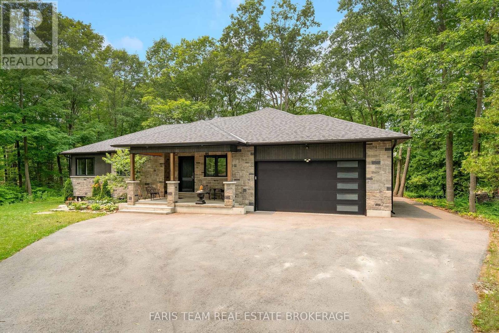 34 Oakwood Avenue, Tiny, ON - Outdoor