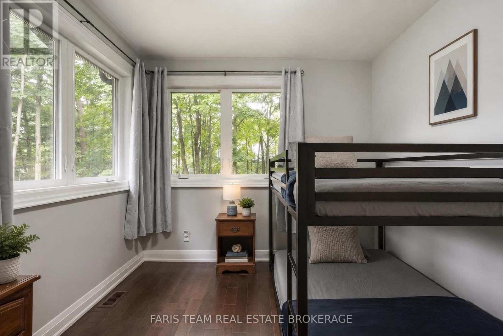 34 Oakwood Avenue, Tiny, ON - Indoor