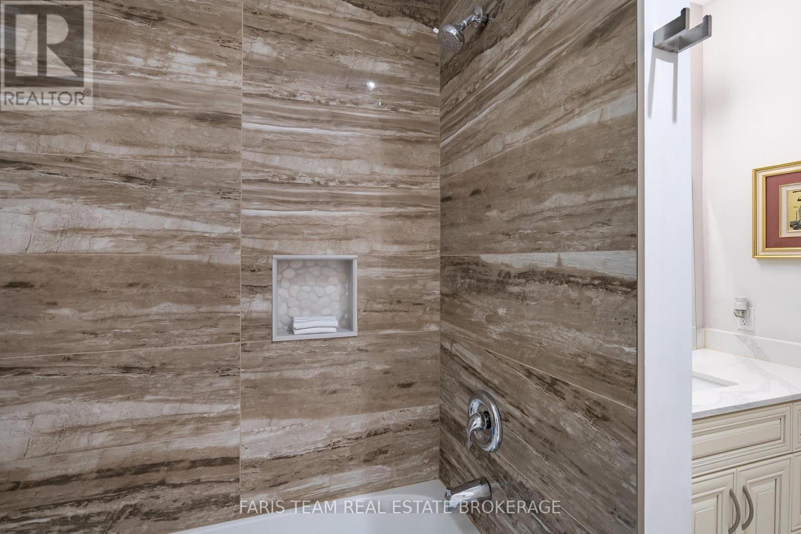 34 Oakwood Avenue, Tiny, ON - Indoor Photo Showing Bathroom
