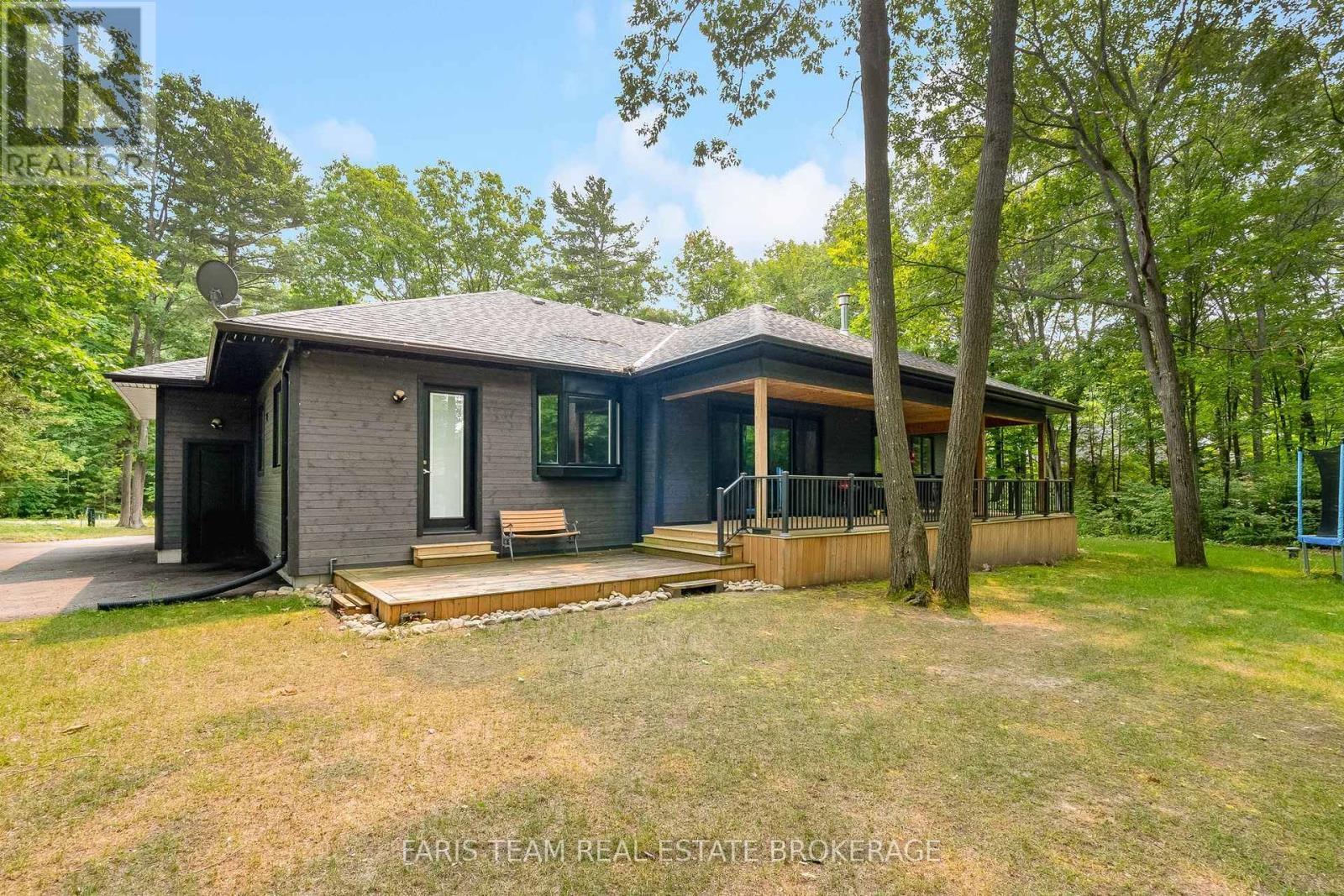 34 Oakwood Avenue, Tiny, ON - Outdoor With Deck Patio Veranda