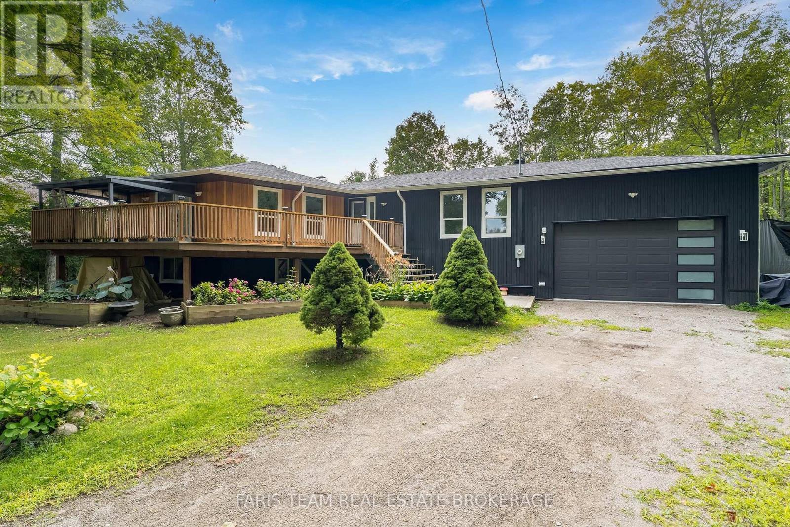 8 Joliet Crescent, Tiny, ON - Outdoor With Deck Patio Veranda