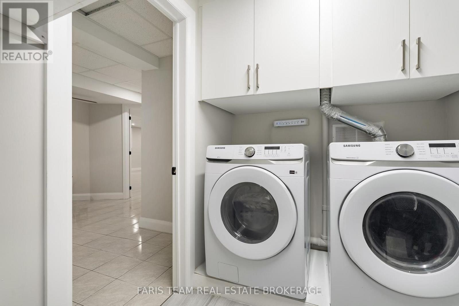 8 Joliet Crescent, Tiny, ON - Indoor Photo Showing Laundry Room