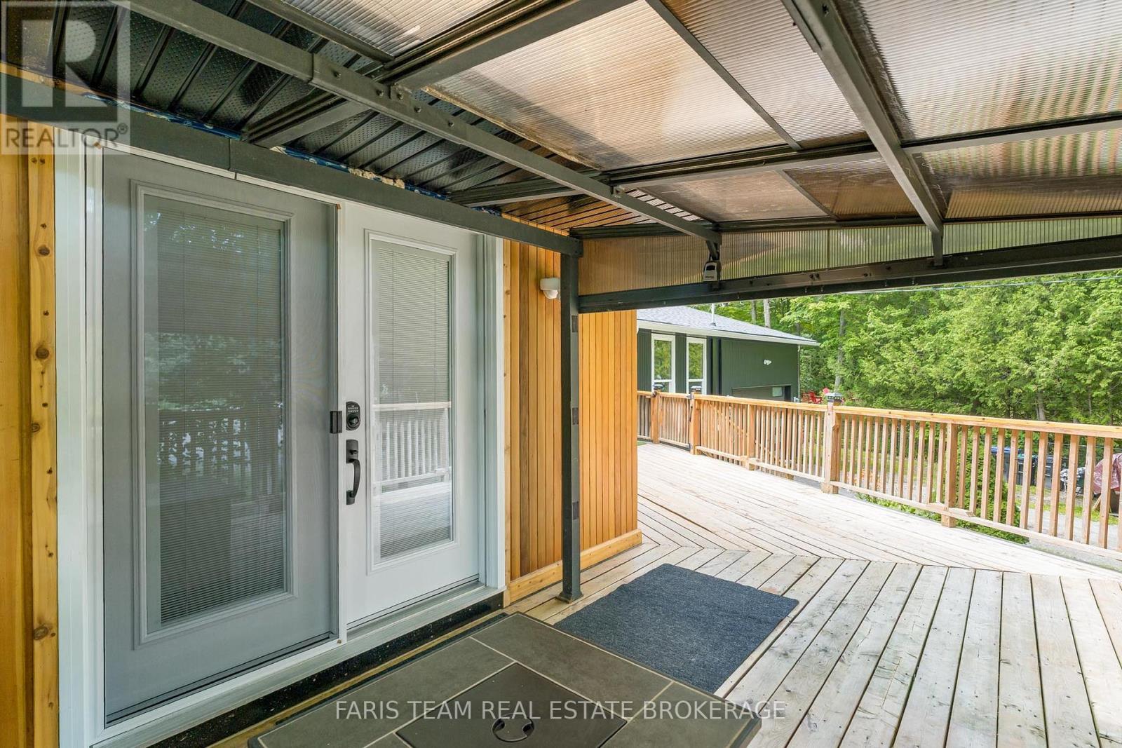 8 Joliet Crescent, Tiny, ON - Outdoor With Deck Patio Veranda With Exterior