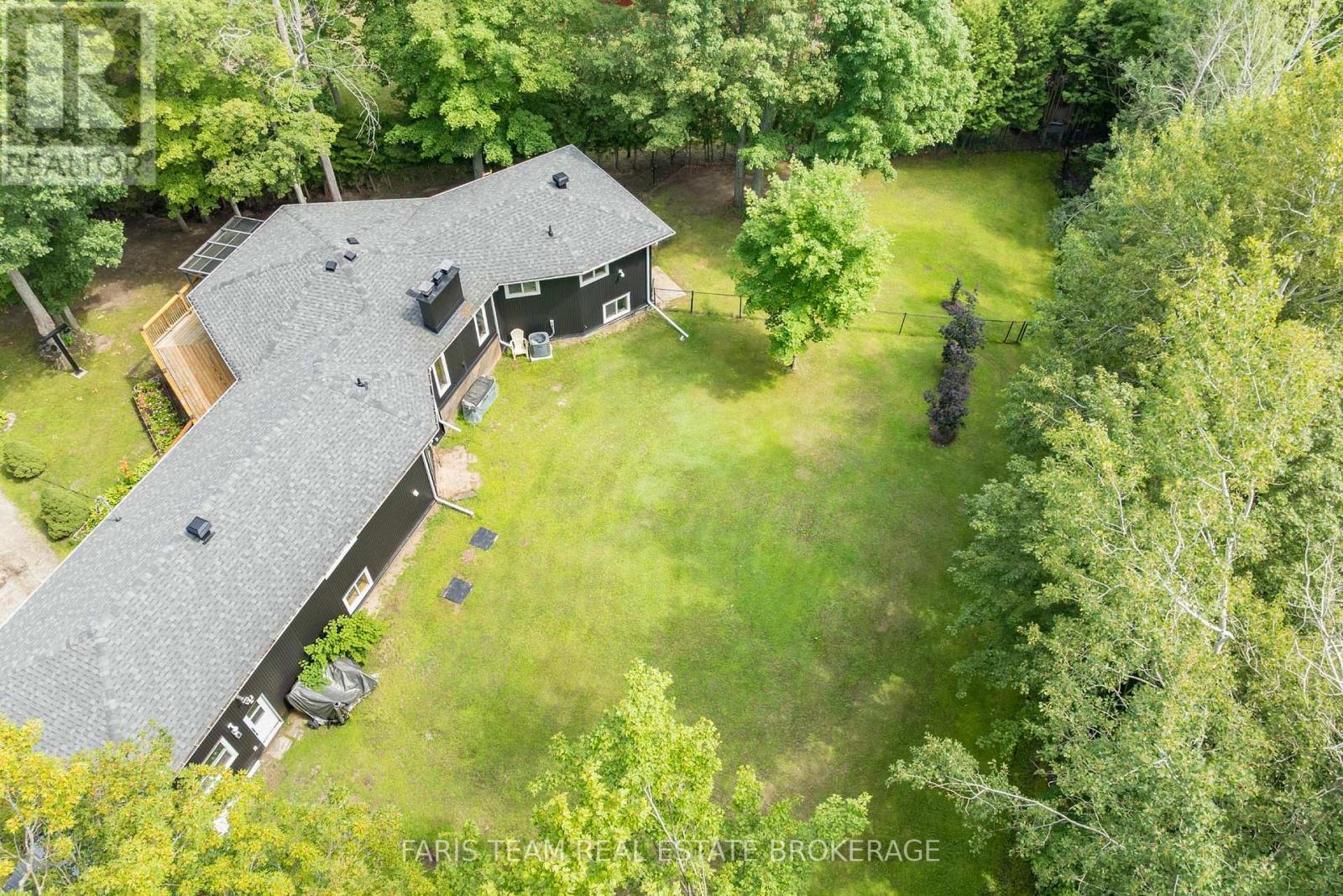 8 Joliet Crescent, Tiny, ON - Outdoor